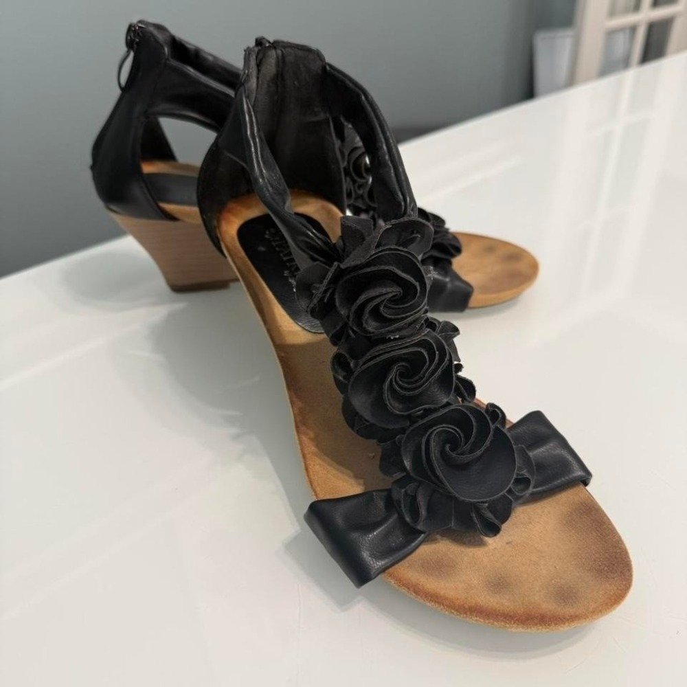 Patrizia Black Leather Wedge Sandals Ruffle‎ Detail Sz 38